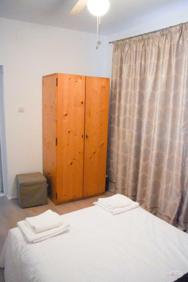טימישוארה Spacious And Cozy 3Bd+Terrace Couples Apartment מראה חיצוני תמונה